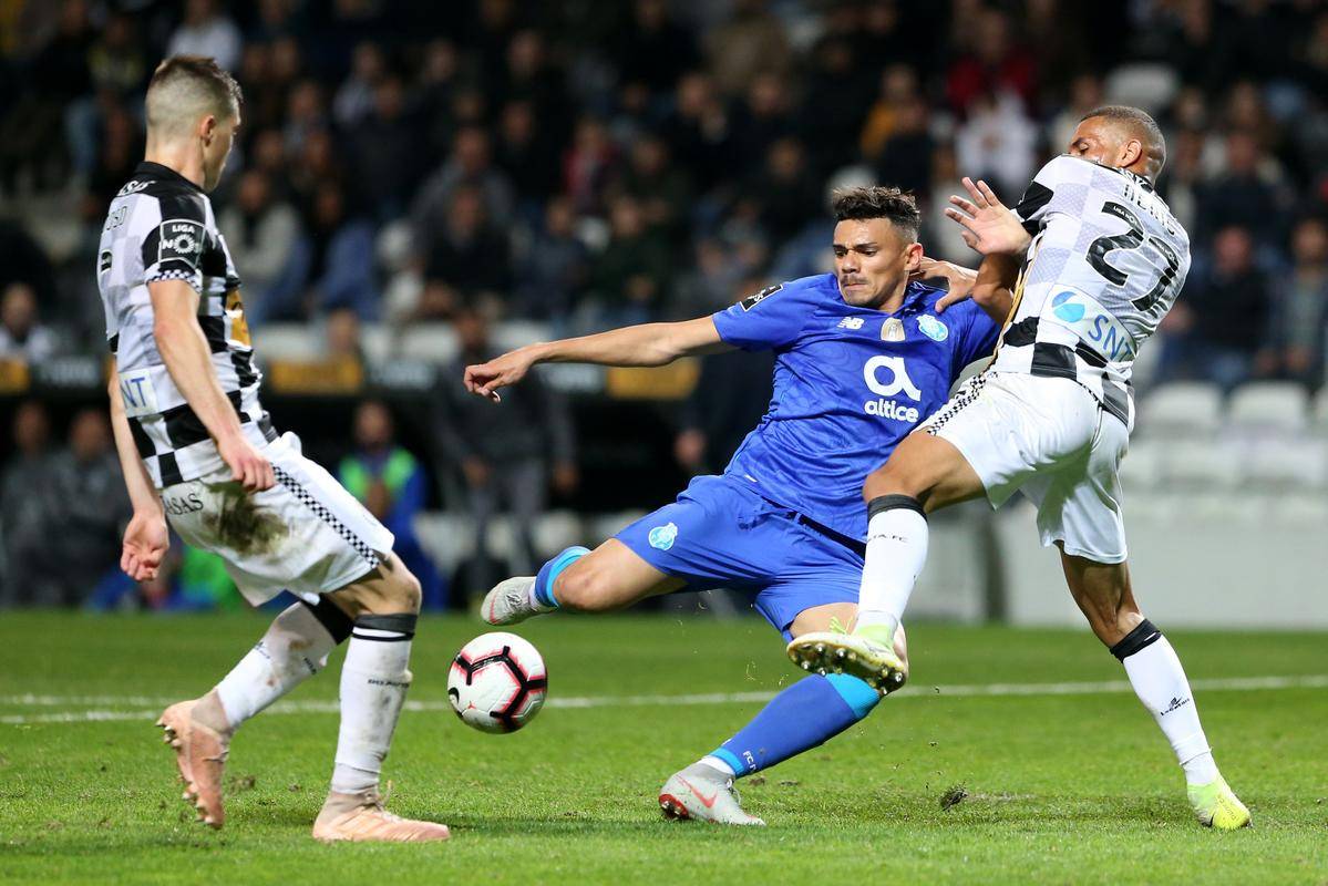 爱游戏在线登录包含国际比赛日葡超传出新动向，新疆广汇外线爆发，管理层表态：悬念犹存，心理建设被强调的词条